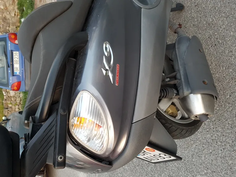 Prodajem piaggo x9
