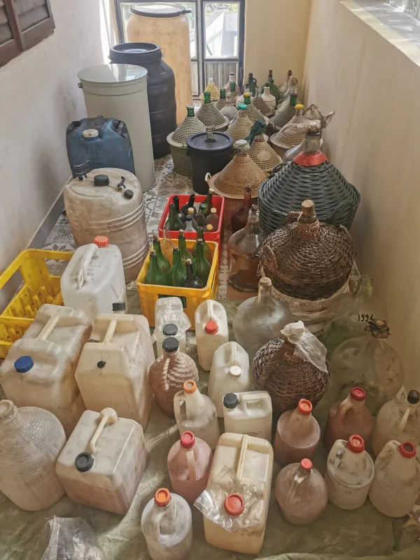 Prodajem posude za vino i rakiju