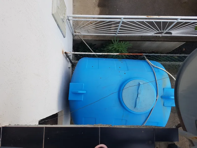 Cisterna od 2 tone na prodaju