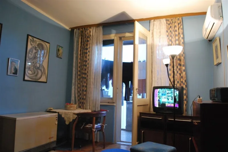 Centar izdajem dvosoban  stan