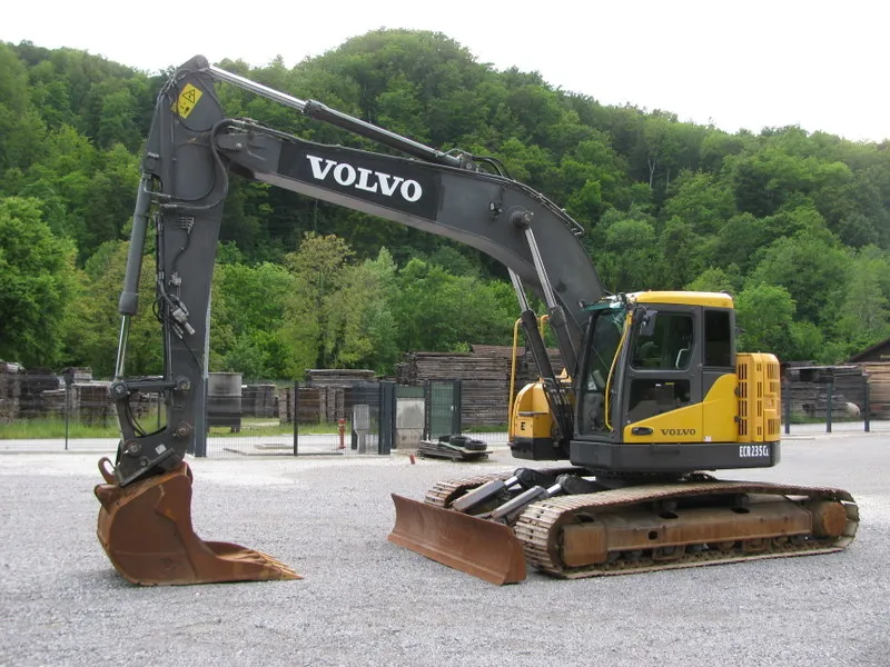 Bager gusjeničar VOLVO ECR235CL sa nož