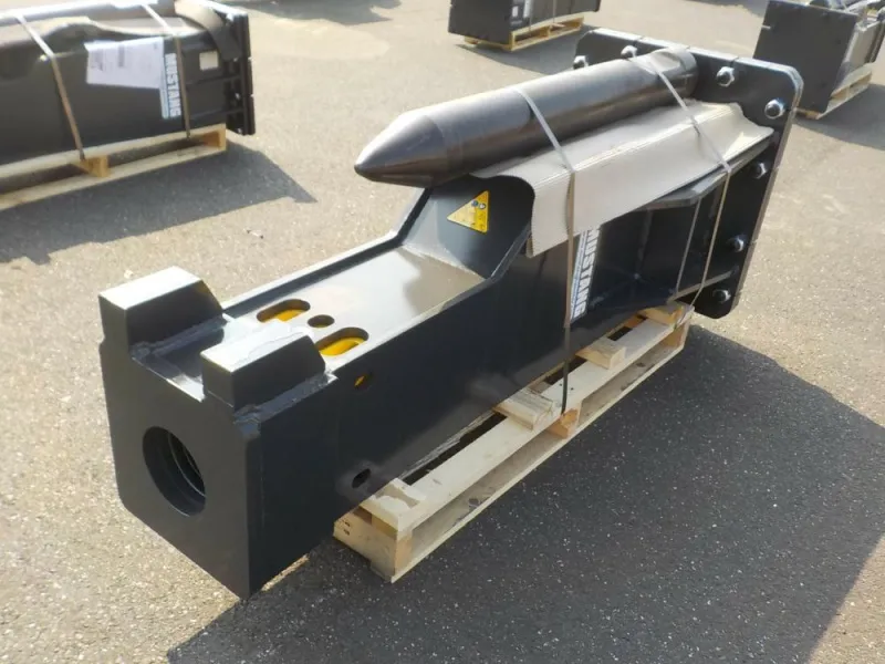 NOVI čekič MUSTANG HM2500 NOVO težina 2.400kg