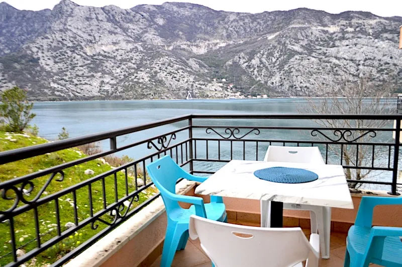 Prodaju se apartmane u gradu Risan (Risan Club) sa namestajem