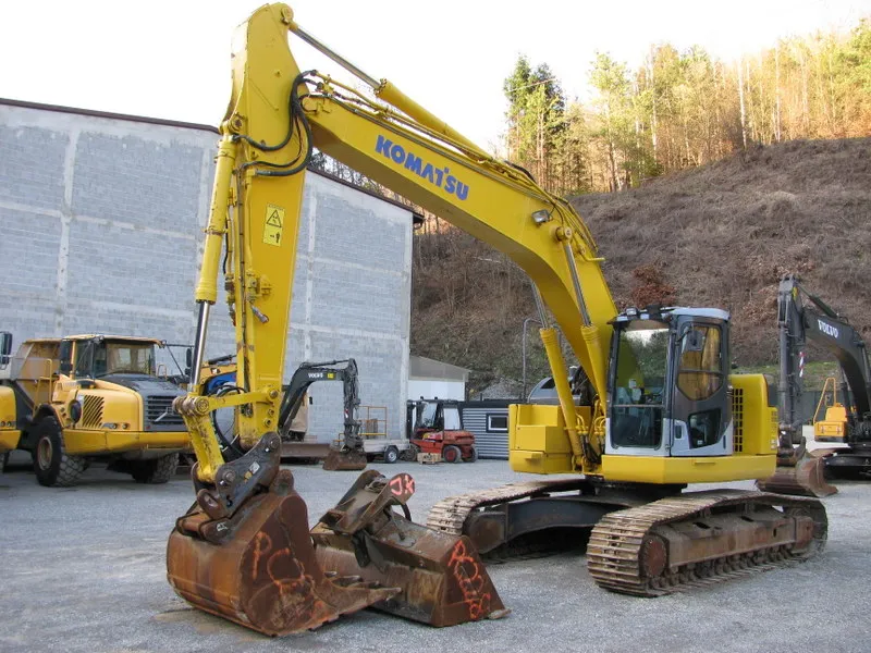 Bager KOMATSU PC228USLC sa 2 kašike