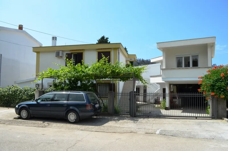 SUTOMORE-SOBE-APARTMANI