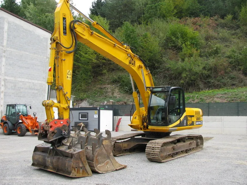 Bager JCB JS210LC sa 3 kašike TOP