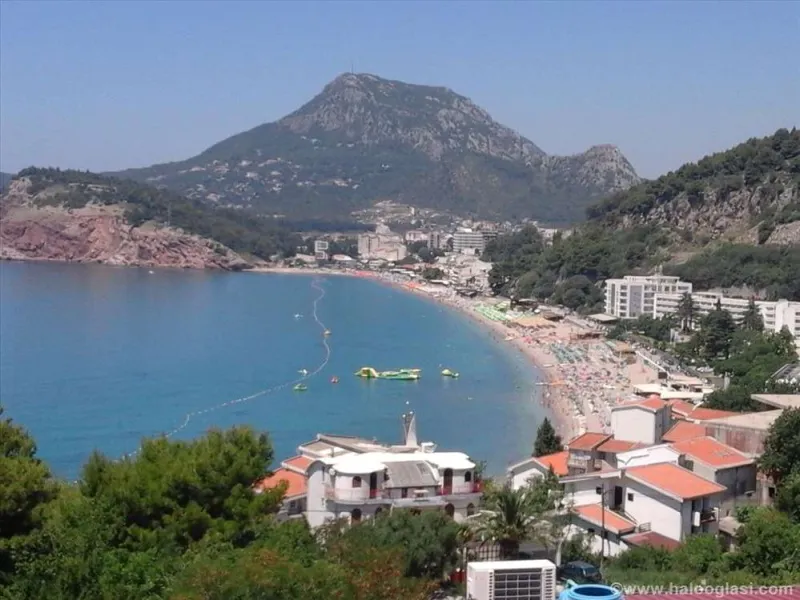 Izdajem apartman blizu plaze u Sutomoru