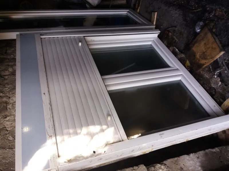 Prodajem  PVC vrata i prozore