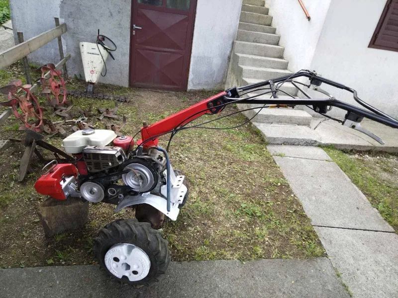 Prodajem motokultivator