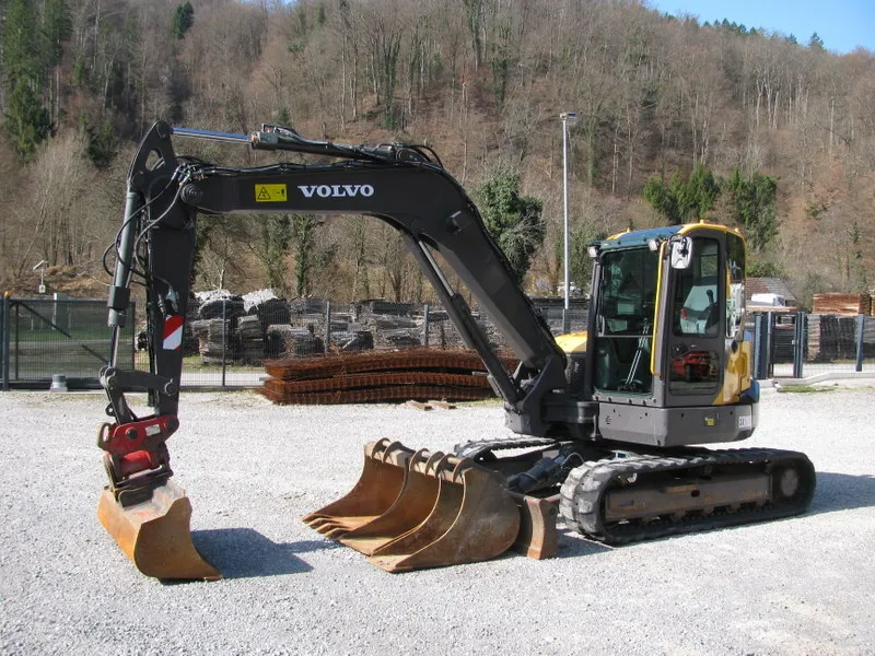 Bager Volvo ECR88D sa POWERTILLT 4 kašike
