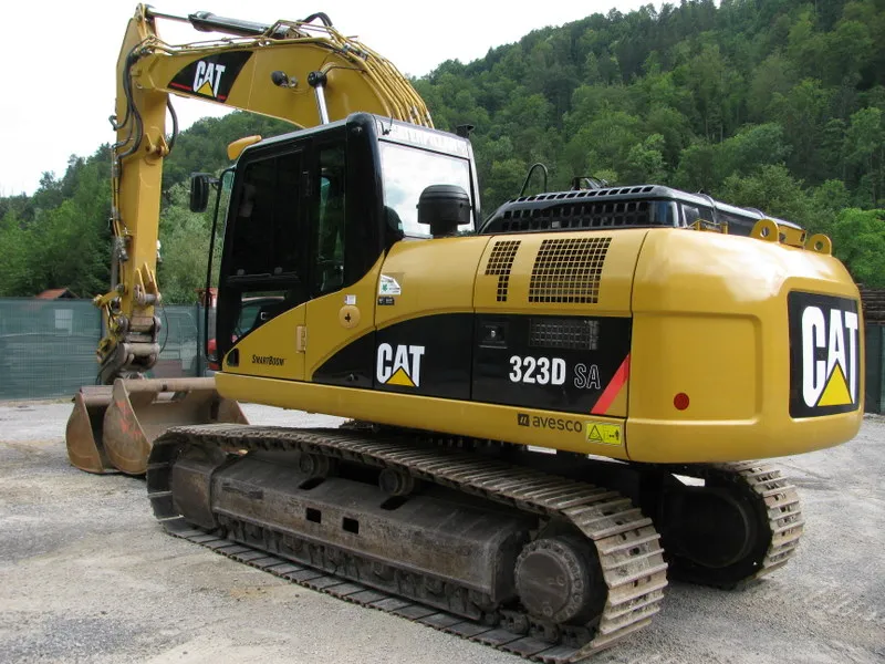Bager Caterpillar 323D SA sa 2 kašike TOP stanje