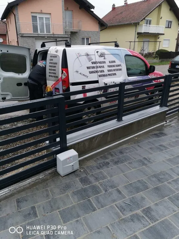 Motori za kapije i parking rampe Allmatic Italija