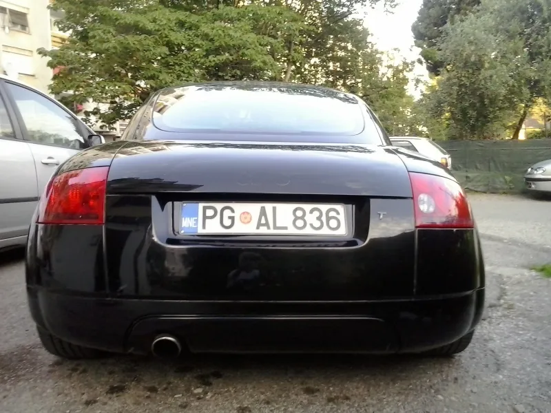 prodajem audi TT 1.8