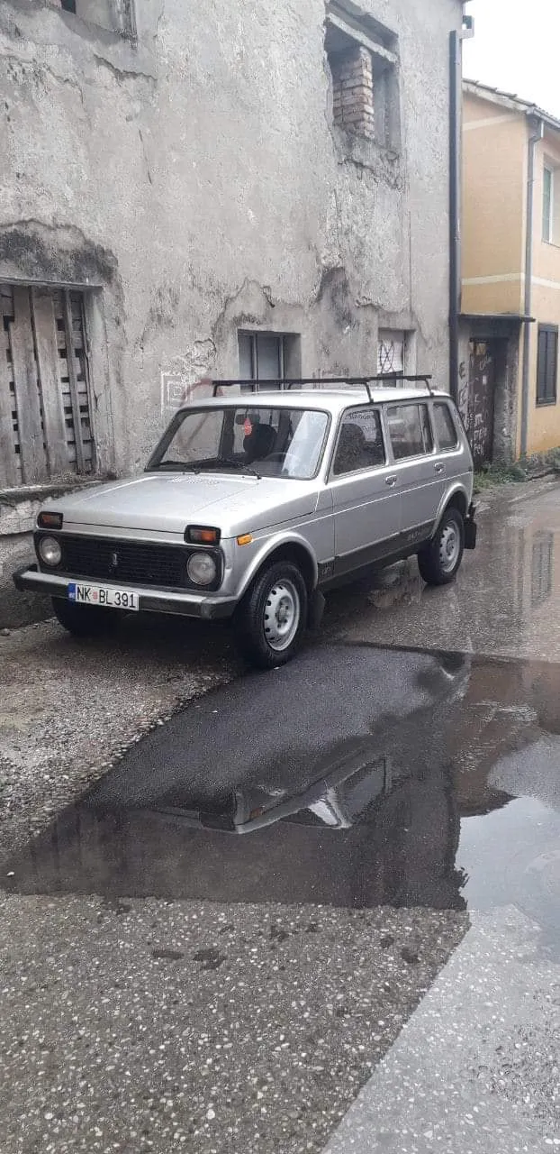 Lada Niva u odlicnom stanju.