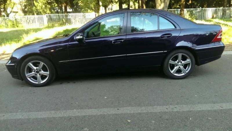 Prodajem Mercedes 220 CDI