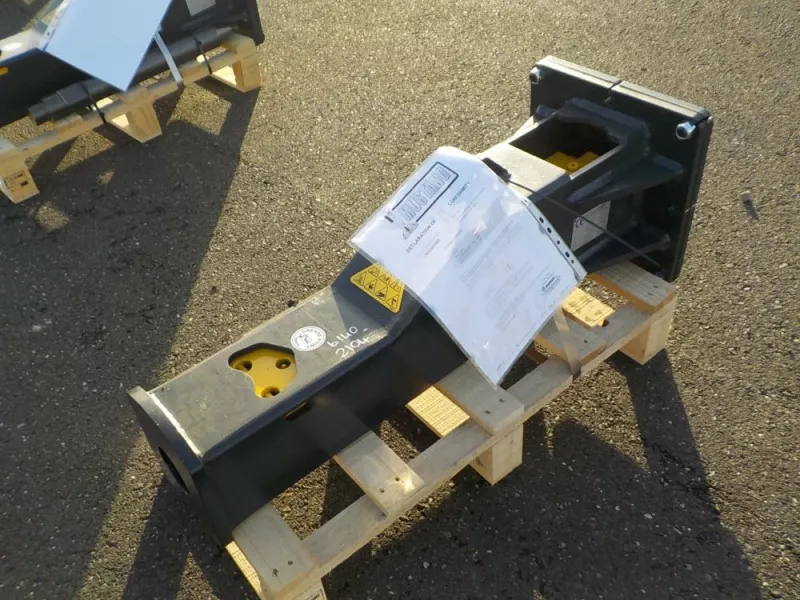 NOVI čekič MUSTANG HM250 novo 245kg