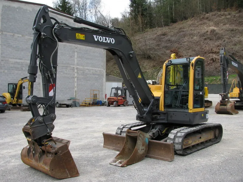 Bager VOLVO ECR88 PLUS sa 2 kašike