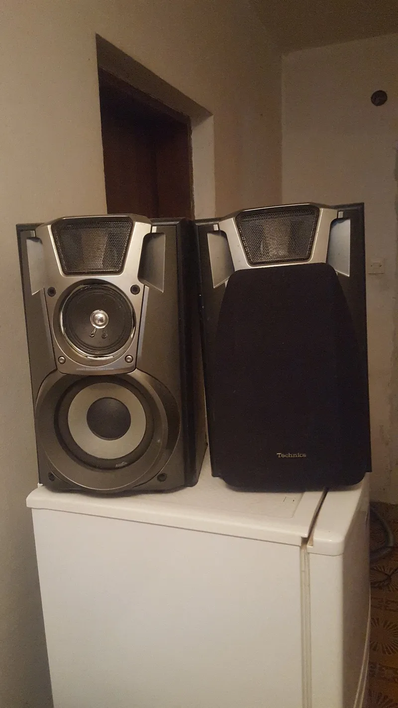 Izuzetno povoljni Technics zvucnici 