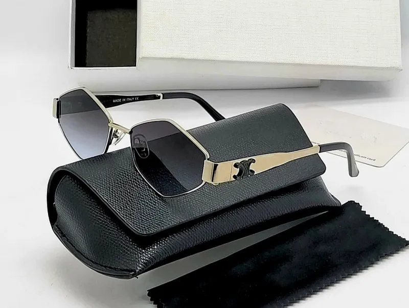 Celine Triomph