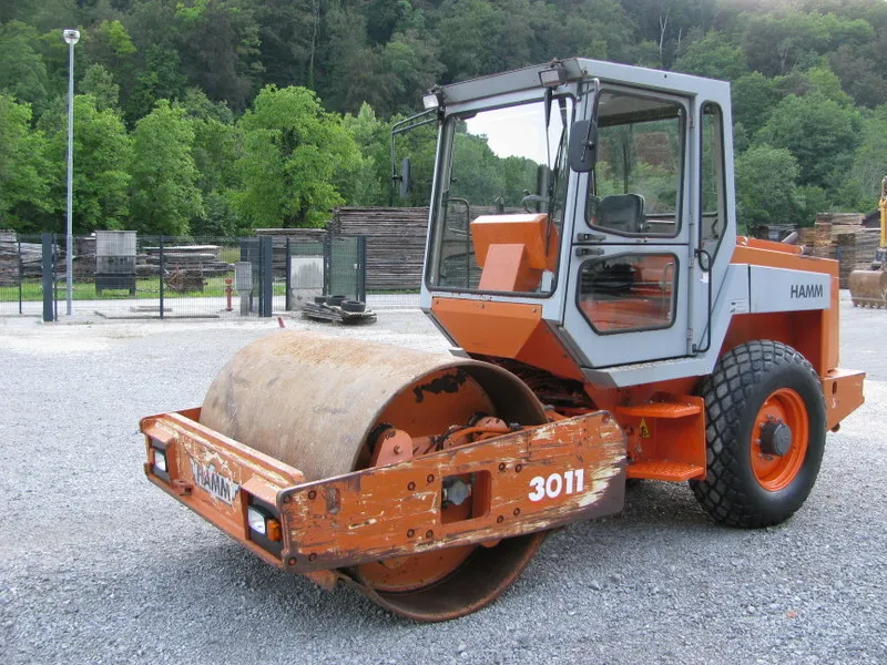 Valjak HAMM 3011D težina 7.200kg