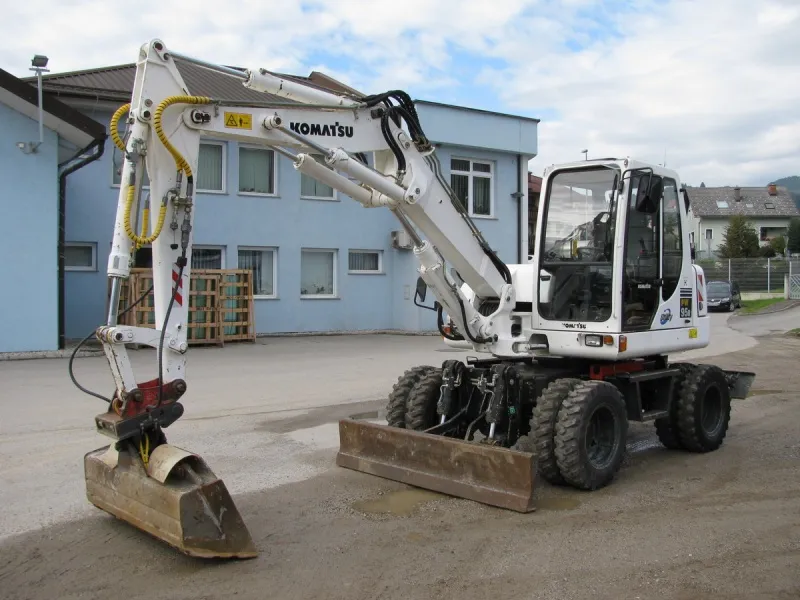 Komatsu PW95 3 kašike i nove gume