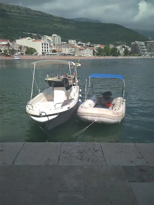Prodajem dvije tende za camce