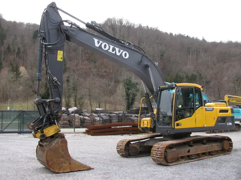 Bager gusjeničar Volvo EC220DN sa ENGCON rotatorom