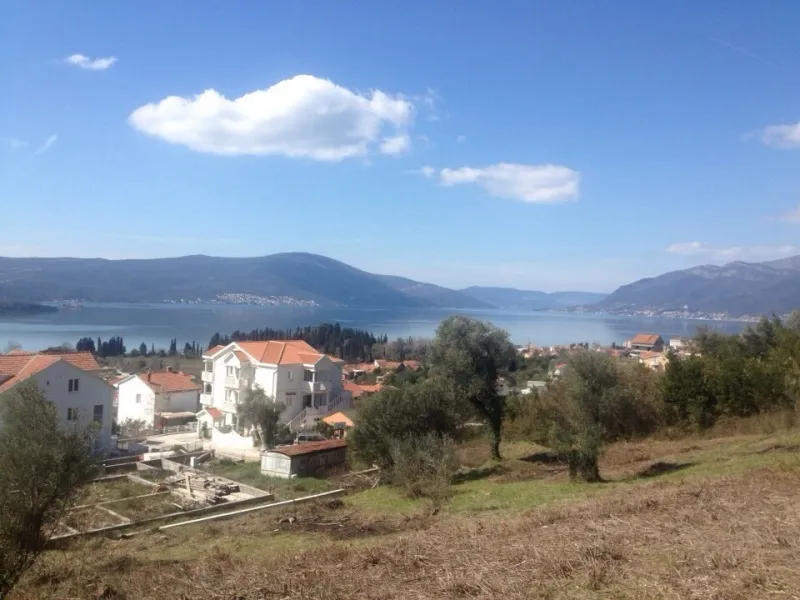 PLAC U TIVTU POGLED NA MORE
