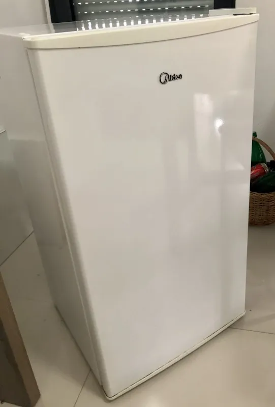 Frizider Midea 93litra