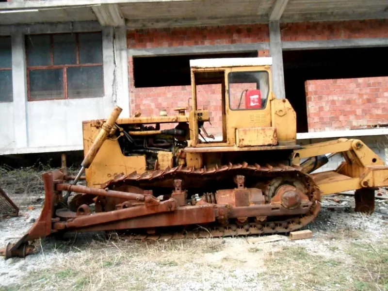 BULDOZER TG 220 PRODAJEM