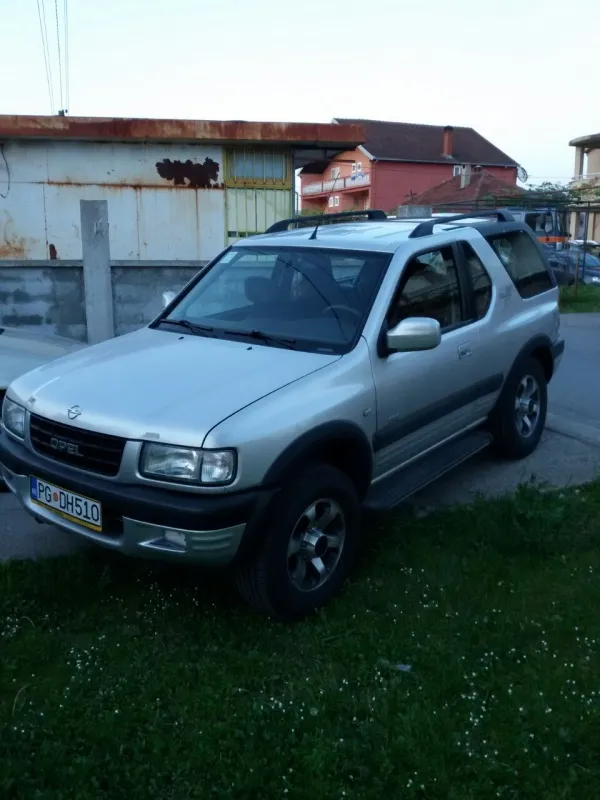 PRODAJEM OPEL FRONTERU
