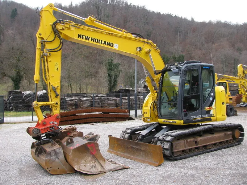 Bager gusjeničar New Holland KOBELCO E140C SR sa 4 kašike + ekstra lanci