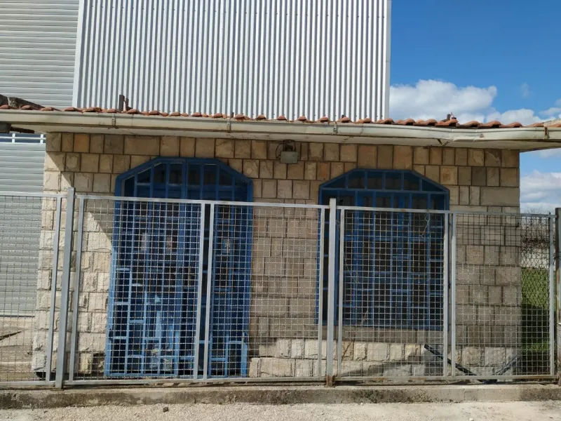 Betonski kiosk