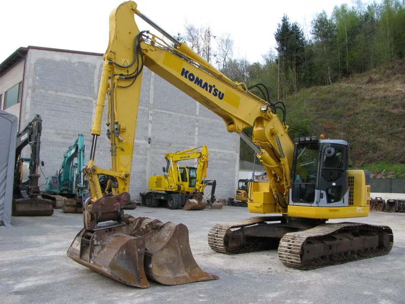 Bager KOMATSU PC228USLC sa POWERTILLT i 3 korpe