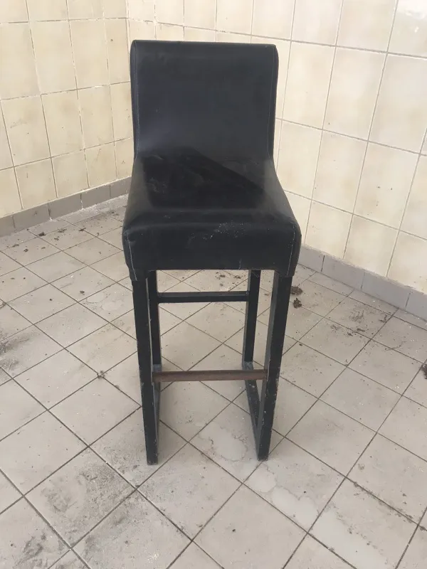 Prodajem šankerske stolice