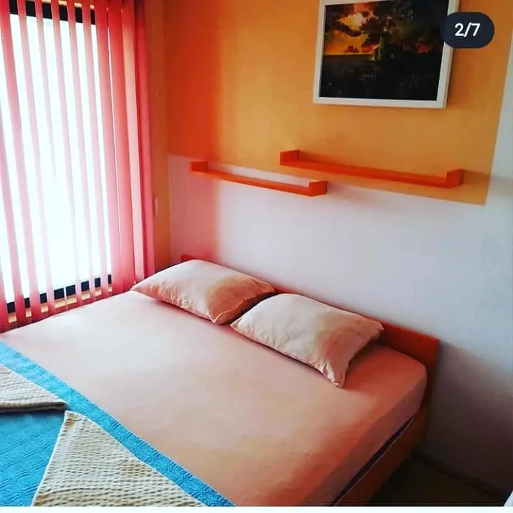 Izdajemo studio apartmane u Dobrim Vodama 150m od plaze