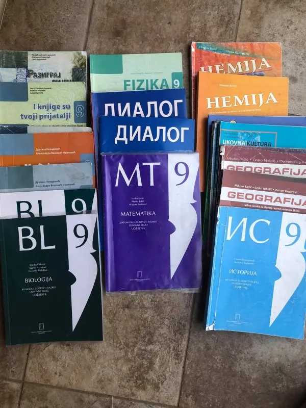 prodajem knjige za osnovnu skolu