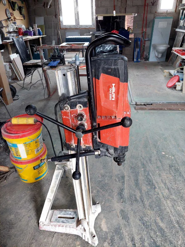 Na prodaju Hilti masina DN250