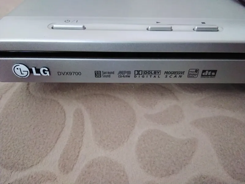 Prodajem DVD  player LG DVX 9700