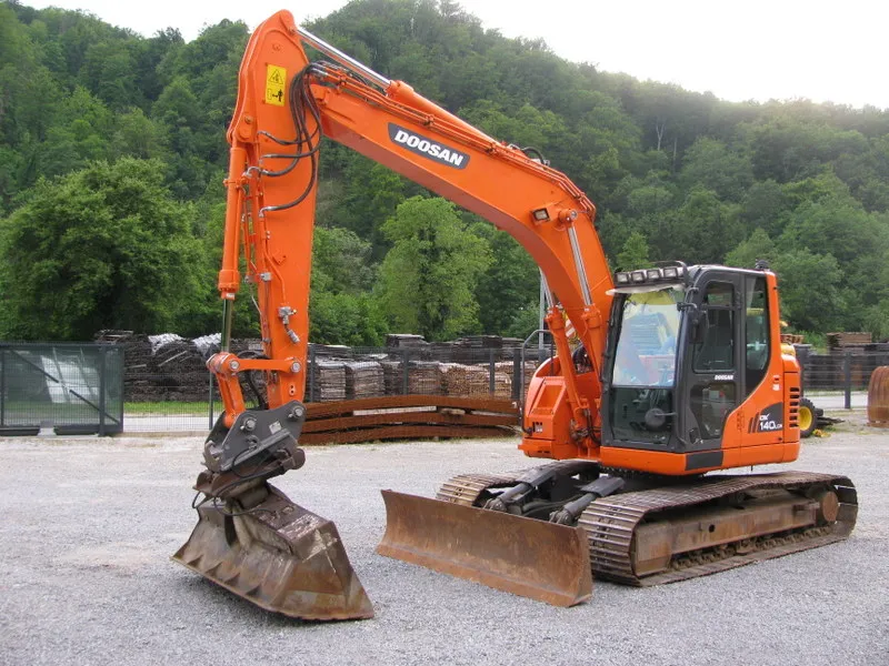Bager Doosan DX140LCR Top stanje
