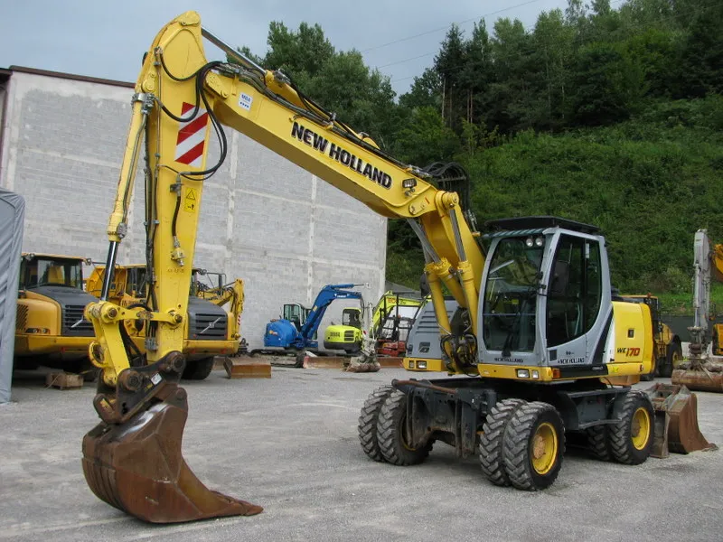 Bager Točkaš New Holland WE170 sa 3 kašike + čekič