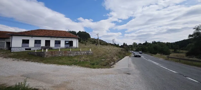 Prodajem poslovno-stambeni objekat