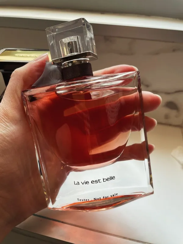 Prodajem tester parfema: La Vie Est Belle & Tom Ford Tobacco Vanille
