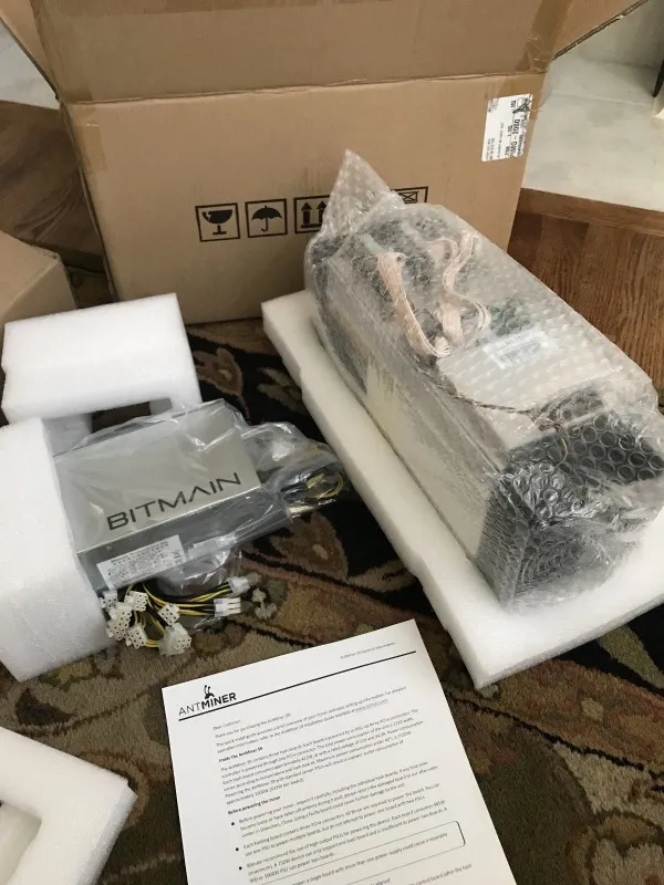 Bitmain Antminer S9 13.5 TH/s + PSU APW