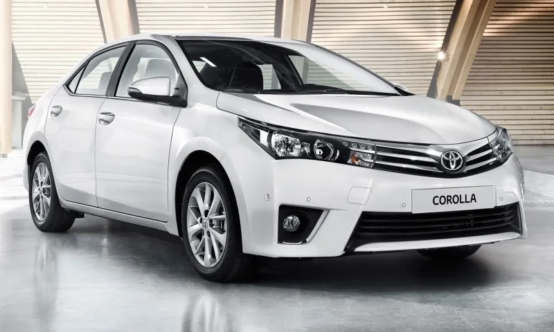 Prodaj toyotu corollu
