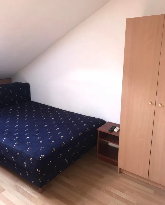 Izdajem studio apartman u tivtu na mjesečnom nivou u periodu od 01.08. do 01.09.