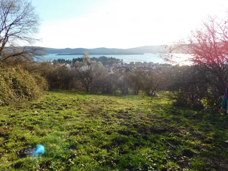 Prodajem plac sa pogledom na more u Crnoj Gori, Tivat.