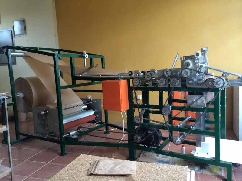 AUTOMATSKA MASINA ZA PROIZVODNJU PAPIRNIH EKO KESA.  