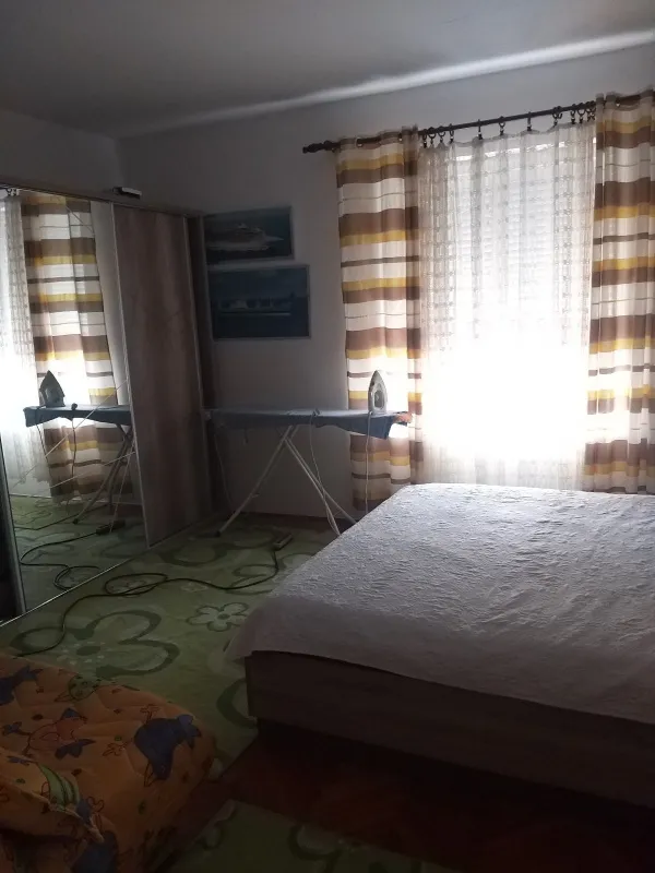 Izdajem kuću na duži vremenski period - Dobrota, Kotor