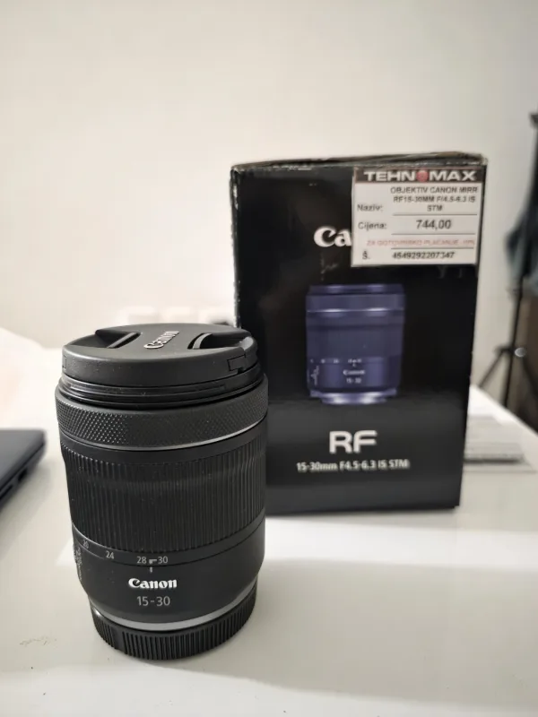 Canon RF 15-30mm F4.5-6.3 Fotoaparat